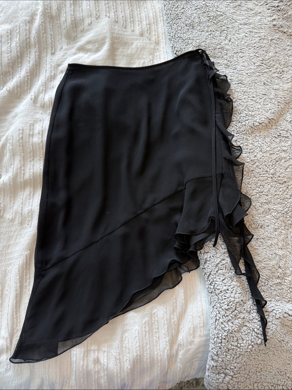 Wilfred Aritzia Asymetrical Ruffled Skirt